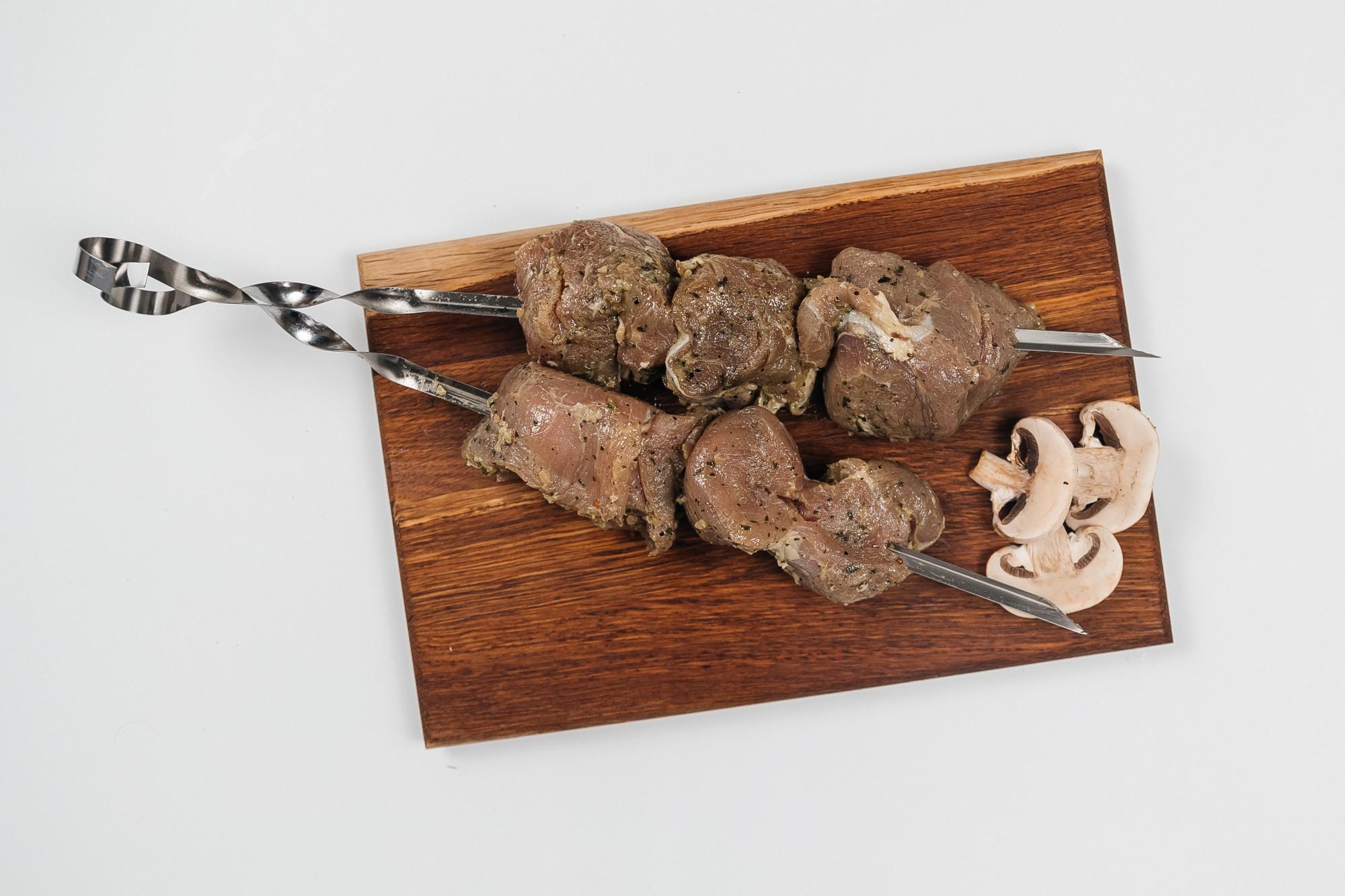 Шашлык из вырезки свиной в маринаде "чесночный с травами"