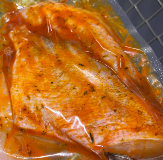 Окунь морской потрошеный,чищеный, в маринаде средиземноморский с белым вином,кг,(зам)