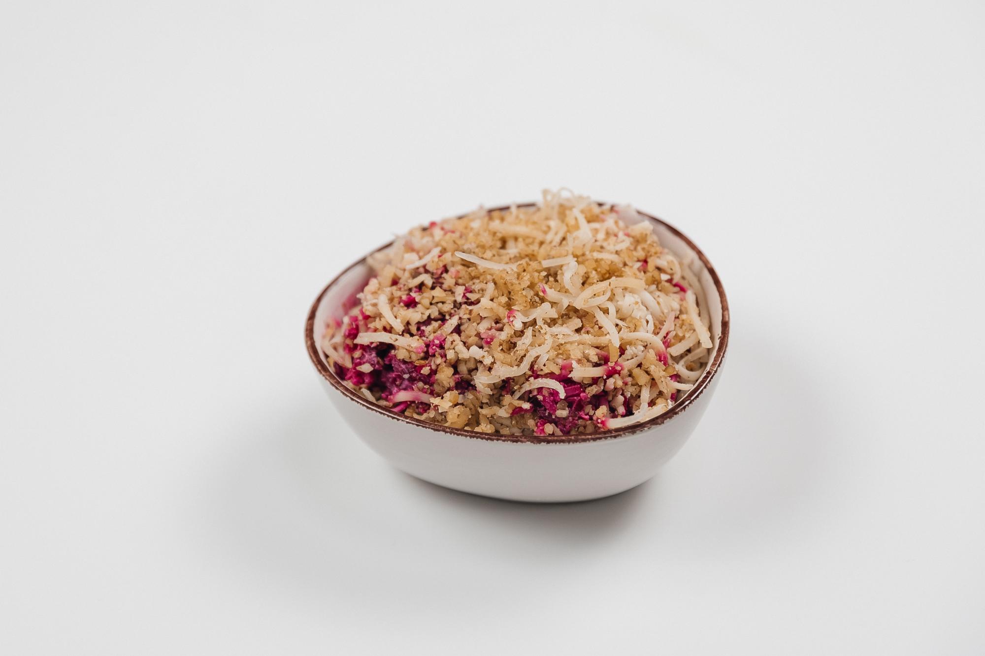 Салат Свекла с чесноком и сыром