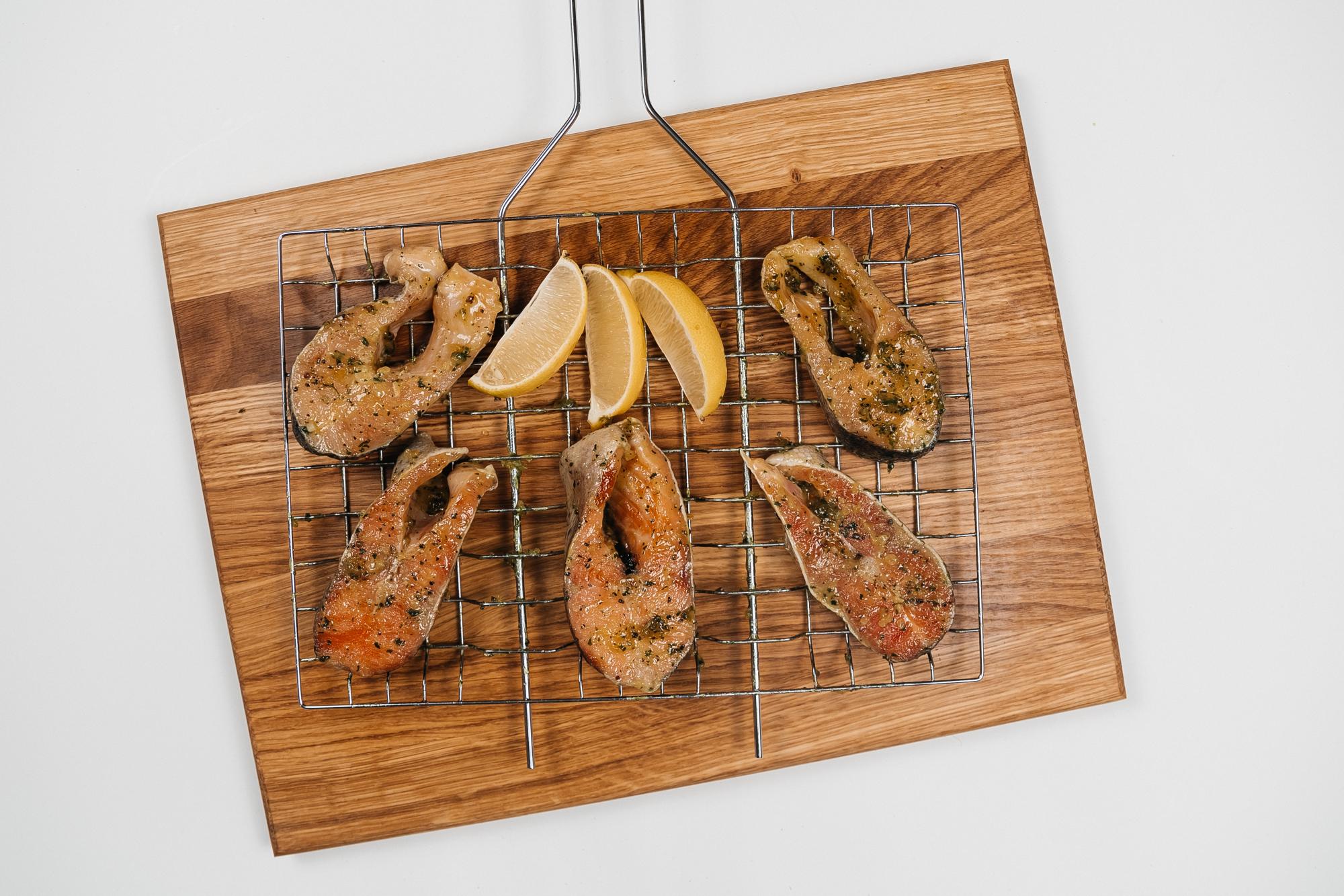 Стейк форели в маринаде Чесночный с травами