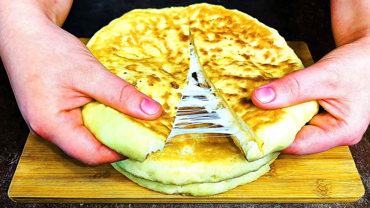 Лепешка с сыром для завтрака