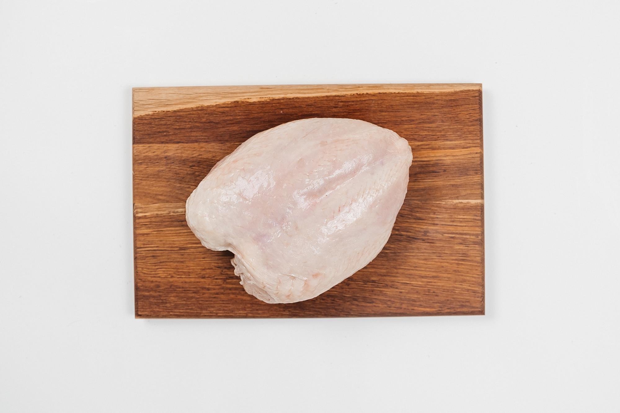 Грудка куриная н/кости с кожей