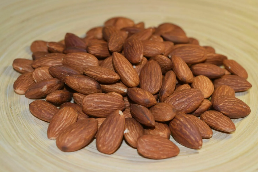 Миндаль, кг