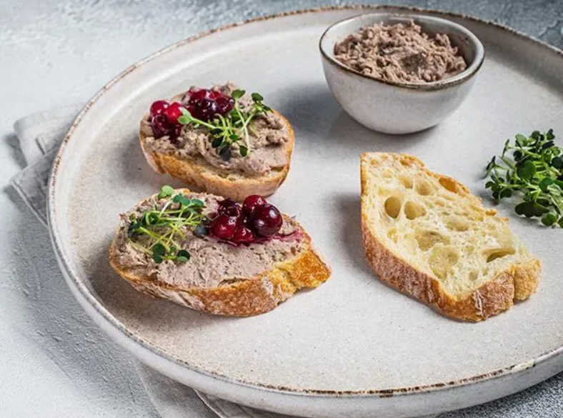 Паштет из мяса гуся с клюквой