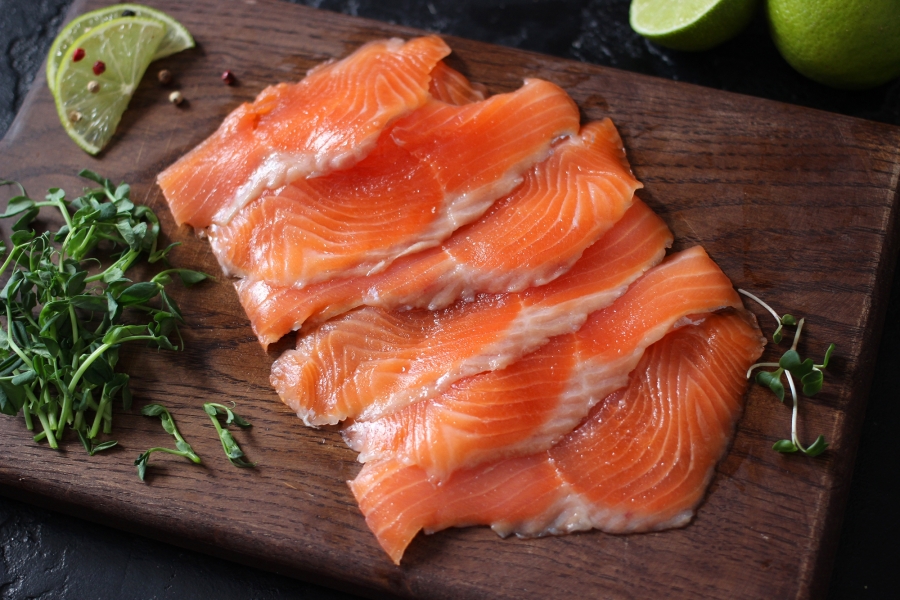 Форель филе слабосоленое нарезка, в/у 250 гр. /ООО ОКЕАН/