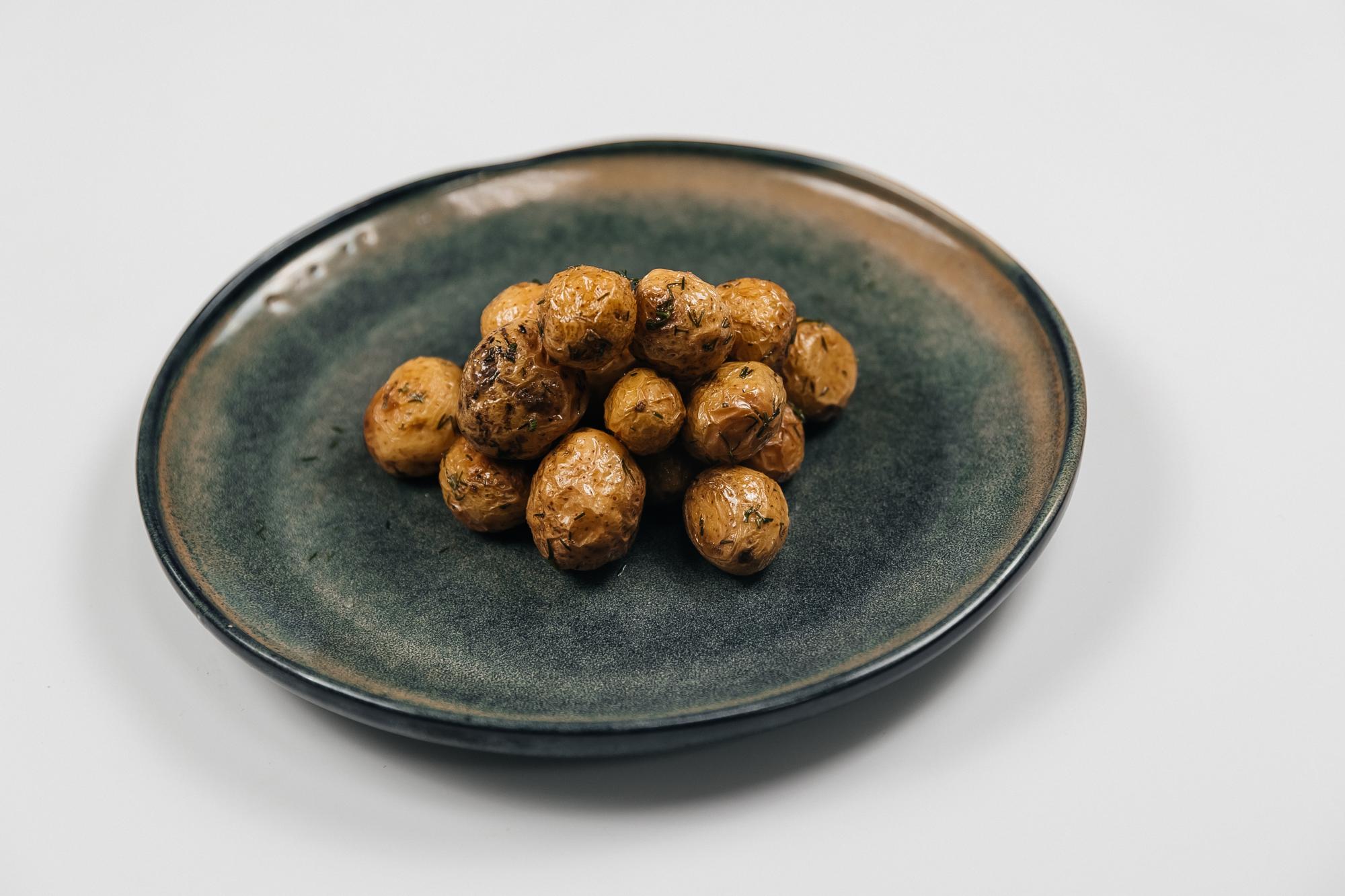 Картофель Бэби с зеленью и чесноком