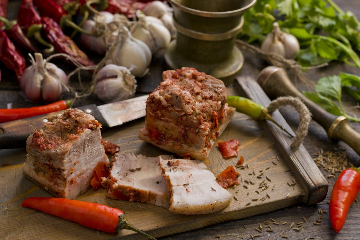 Грудинка соленая "По-Венгерски"